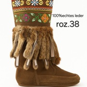 Ręcznie zdobione buty mukluki z naturalnej skóry i futrem - unikat kozaki 