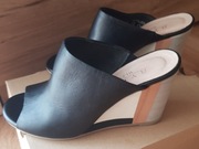 Klapki Ryłko na koturnie 36