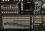 TASCAM DP32 wersja z CD i MIDI