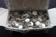 karton z monetami w pudełkach ponad 300 sztuk