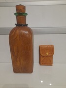 Karafka w skórze plus karty made in MALTA