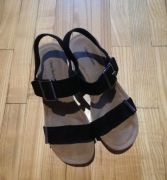 sandały na koturnie Clara Barson