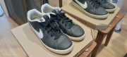 Buty obuwie sportowe Nike czarne rozmiar 42 jasna podeszwa