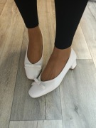 (42) Białe, Mega wygodne czółenka wieczorowe, NOWE 