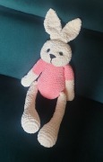 Zajączek wykonany na szydełku 