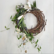 Wianek wiosenny wielkanocny świąteczny magnolia sztuczny na drzwi 38 cm