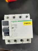 Wyłącznik różnicowoprądowy Schneider Electric 400 V IP20 25 A