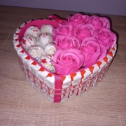 Box z róż mydlanych, Kinder czekolady i raffaello 