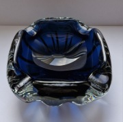 Szklana popielnica Bohemia, ZBS, lata 60–70, Uran