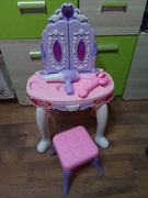 Toaletka z lusterkiem i krzesełkiem dla dziewczynki