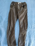 Czarne spodnie r. 140