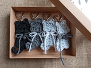 Kotek na szydełku 'NA SZCZĘŚCIE' breloczek zawieszka dekoracja