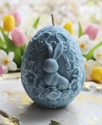 Świeca wielkanocna w kształcie jajka z królikiem 