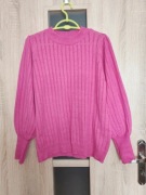 513. Różowy sweterek damski z bufiastymi rękawami rozmiar 40/42