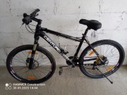 rower Firmy TREK3900 niebieski oraz CENTURION czarny