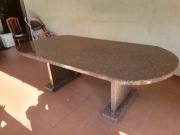 Stół granitowy.......
