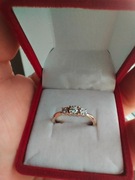 Pierścionek zaręczynowy AU 585 1,87g 0,15ct R13 NOWY