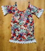 Sukienka w kwiaty z koronką Rayon