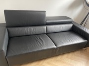 Sofa ze skóry w idealnym stanie.
