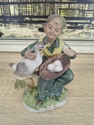 Figurka porcelanowa – Babcia z gęsią i koszykiem jaj – Made in Japan
