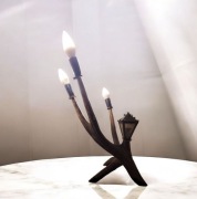 Lampka wykonaną z rogów jelenia Świecznik z lampką nocną 