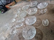 Zestaw szklanych pater, misek i pucharków – szkło prasowane, vintage