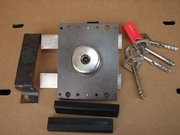 Zamek nawierzchniowy GERDA Tytan ZX atestowany, z kluczami rurkowymi 