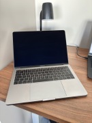 Apple MacBook Pro 2017 - bardzo dobry stan