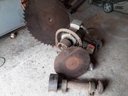 Używany zestaw silnik, wał i piły do krajzegi