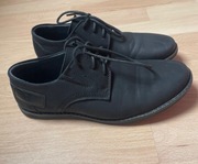 Chłopięce buty komunijne