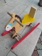 Koń drewniany na biegunach