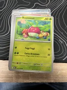 Karta Pokemon Bounsweet Widoczna na zdjęciu język Włoski
