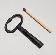 132. MAŁY KLUCZ DO STAREGO ZEGARA - KWADRAT 3 MM