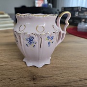 kolekcjonerski kubek z różowej porcelany H&C Chodov Bohemia org Rękodzieło 