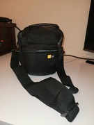 Kompaktowa torba na ramię.