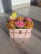Róże w eleganckiej torebce, Flowerbox z róż 