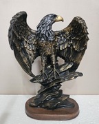 Statua, posąg orła z żywicy. Ozdoba