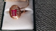 Złoty pierścionek WARMET PRL z rubinem fabrycznie nowy z metką