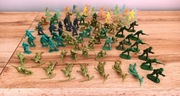 Żołnierze / żołnierzyki PRL 91 sztuk zestaw 10