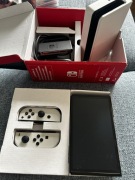 Konsola Nintendo Switch Oled 64 GB - kompletny zestaw