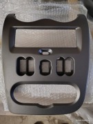 Ramka radia Dacia Daster