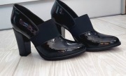 Eleganckie czółenka LIZARD – lakierowane, nowe (rozm. 34)