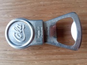 Polski otwieracz do butelek COLA