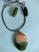 Komplet zawieszka i kolczyki jadeit zielono-różowy kamień naturalny