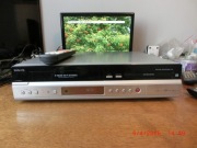 Nagrywarka DVD/VHS Philips z pilotem zaprogramowanym i kablem EURO