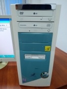 Retro komputer Pentium 4 z monitorem Samsung 710n