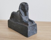 Kamienna figurka Sfinks