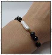 Bransoletka regulowana OCHRONNA na nici czarny turmalin perła seashell