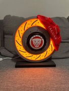 Lampka LED – tarcza hamulcowa z zaciskiem | unikalna dekoracja