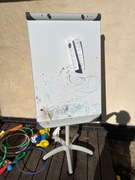 Tablica biała na kółkach